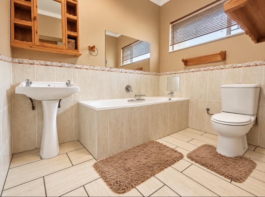 4 Bedroom Property for Sale in Pellissier Free State